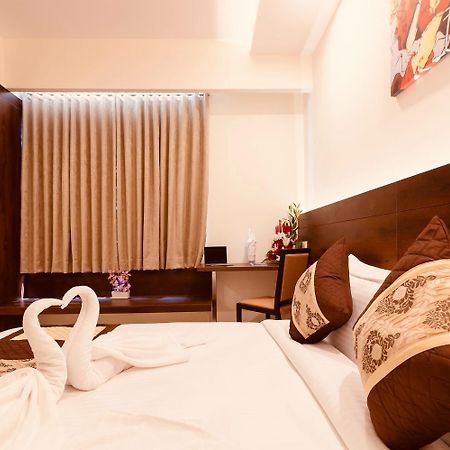 Hotel Crystal Inn Plaza Delhi Airport Ню Делхи Екстериор снимка