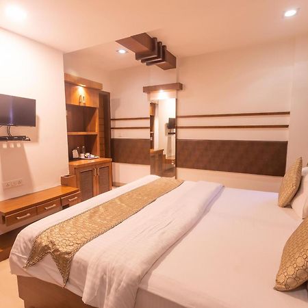 Hotel Crystal Inn Plaza Delhi Airport Ню Делхи Екстериор снимка