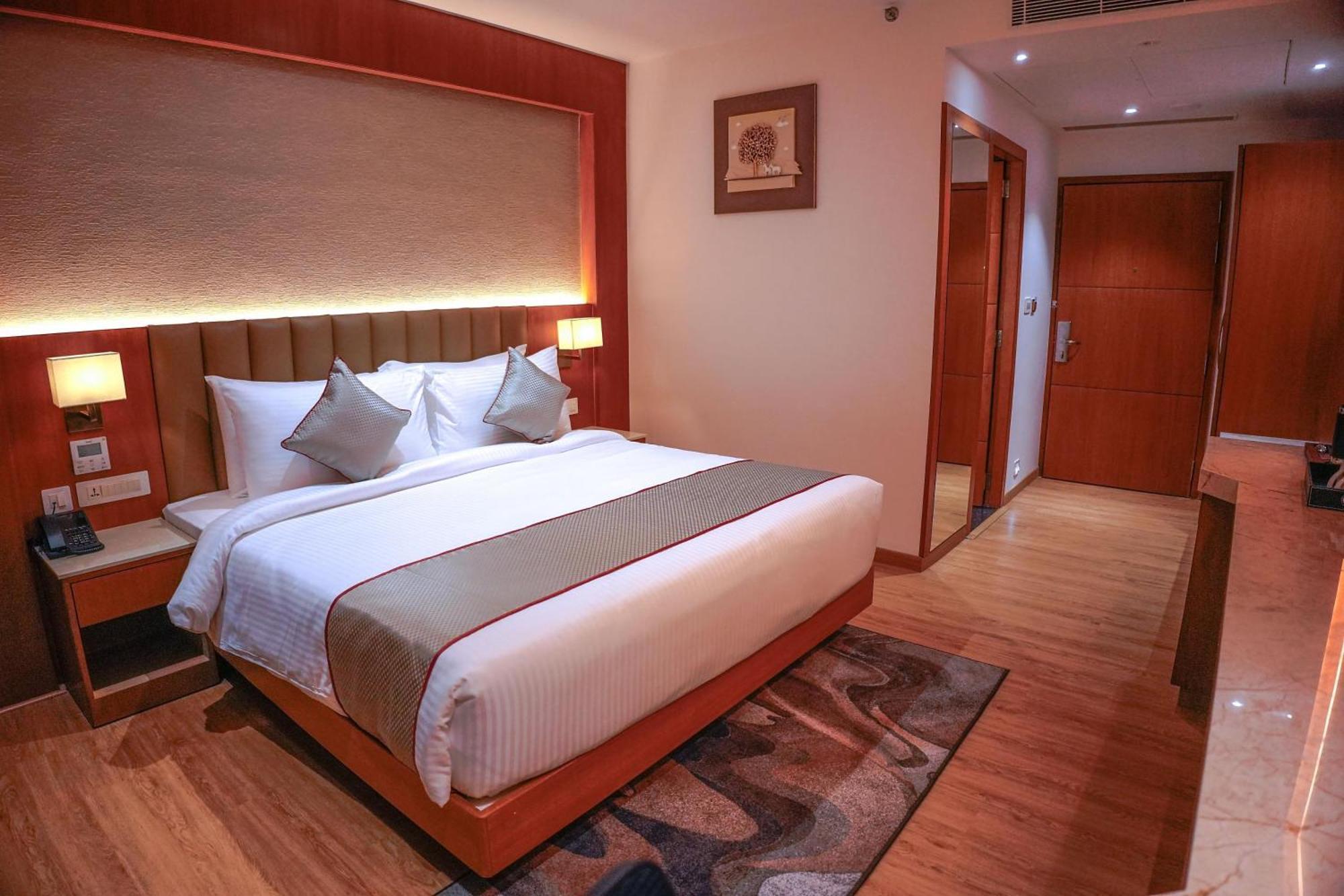 Hotel Crystal Inn Plaza Delhi Airport Ню Делхи Екстериор снимка