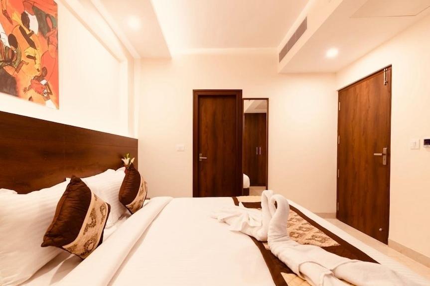 Hotel Crystal Inn Plaza Delhi Airport Ню Делхи Екстериор снимка