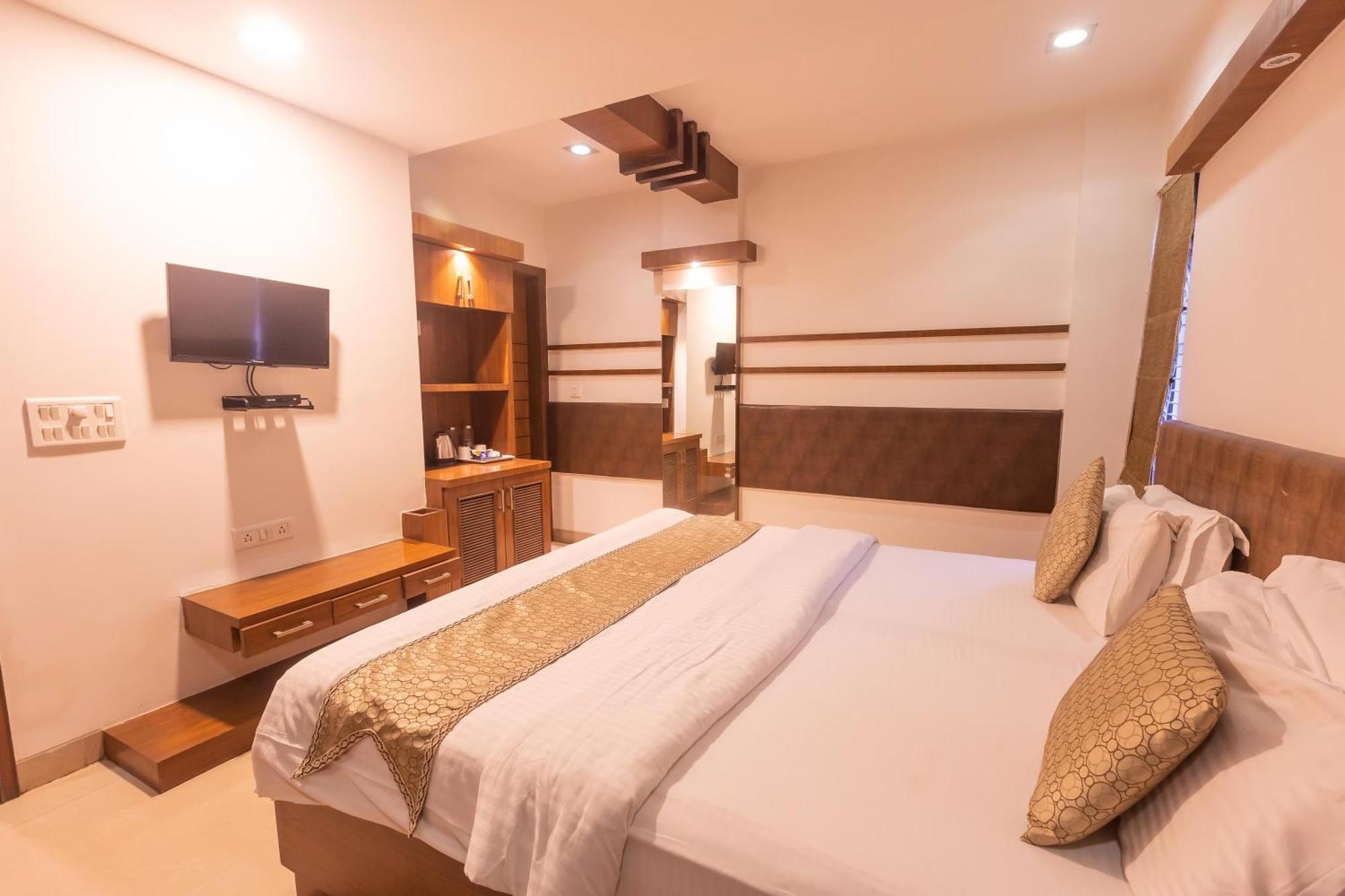 Hotel Crystal Inn Plaza Delhi Airport Ню Делхи Екстериор снимка