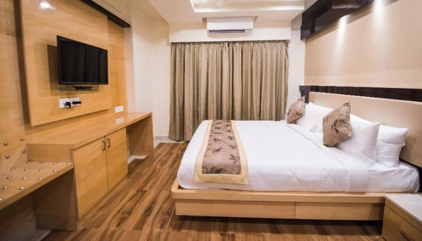 Hotel Crystal Inn Plaza Delhi Airport Ню Делхи Екстериор снимка